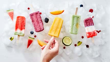 Diese 5 Eis-Rezepte ohne Zucker sorgen jetzt für Abkühlung