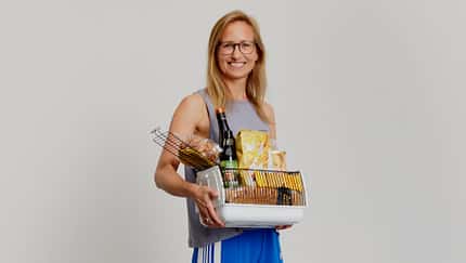 Anika Magenheim zeigt die Dinge, die sie nicht mehr essen darf: Gluten- und Histaminhaltiges