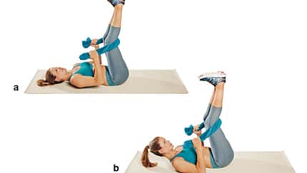 Trainingsplan flacher Bauch: Angehobene Crunches