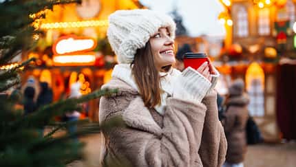 Essen auf dem Weihnachtsmarkt Essen auf dem Weihnachtsmarkt
