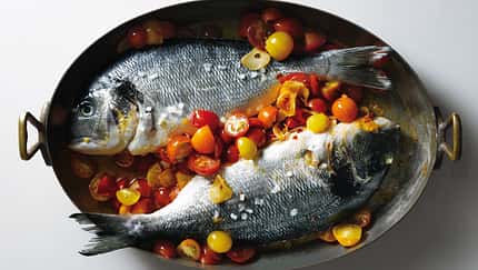 Geschmorte Dorade mit Tomaten-Chili-Soße