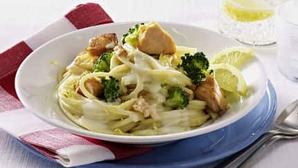 Lachs auf Spaghetti mit laktosefreier Zitronen-Frischkäse Sauce