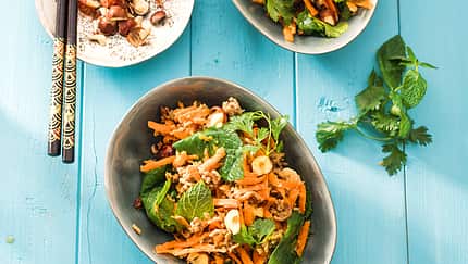 Haselnuss-Karotten-Salat mit Hackfleisch