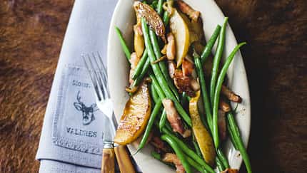 Bohnen mit Birnen und Speck