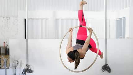 Schwerelos trainieren mit Aerial Hoop und Co. 