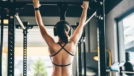 Pull-ups richtig machen: Zugübungen für den Oberkörper