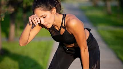 Warum du im Frühling plötzlich schneller schwitzt 