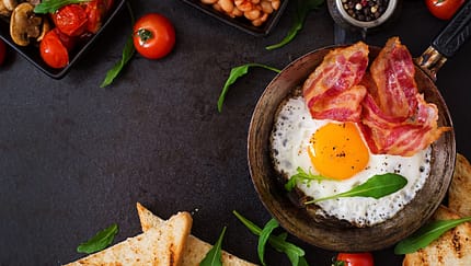 Bio-Bacon und Eier sind gesunde Fettlieferanten