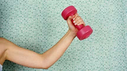 Armtraining ab 50 für straffere Arme Armtraining ab 50 für straffere Arme