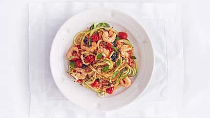 Zucchini-Nudeln mit Garnelen Zucchini-Nudeln mit Garnelen