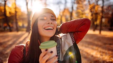 Herbstmüde. 6 Wachmacher und wann sie Kaffee schlagen