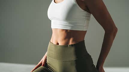 Muskeln aufbauen und Fett verlieren gleichzeitig mit Sport und Ernährung Muskeln aufbauen und Fett verlieren gleichzeitig mit Sport und Ernährung