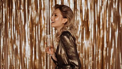 Schminkanleitungen für Party-Make-ups mit Naturkosmetik
