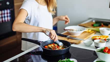 Mit der Low-Carb-Ernährung kannst du schnell und nachhaltig Gewicht verlieren