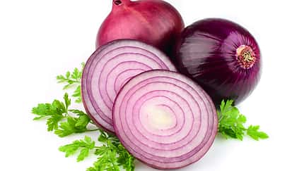Die Schwefelverbindungen der Zwiebel verdünnen das Blut und senken somit das Cholesterin