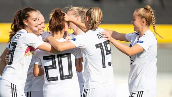 Männer- und Frauenfußball