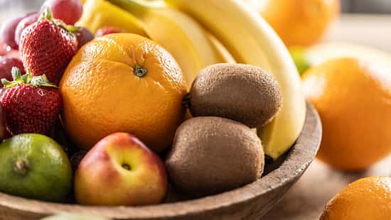Verschiedenes Obst in einer Schale