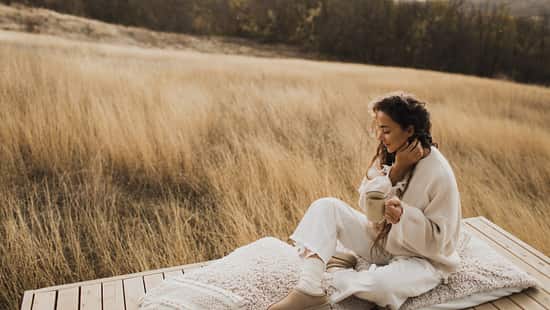 Endlich wieder Kuschelpulli-Zeit. Diese Pullover sind 2025 total im Trend.