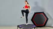 Trampolin springen als Fitness-Einheit 