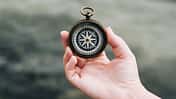 Kompass, Frau Der innere Kompass zeigt dir deinen Weg